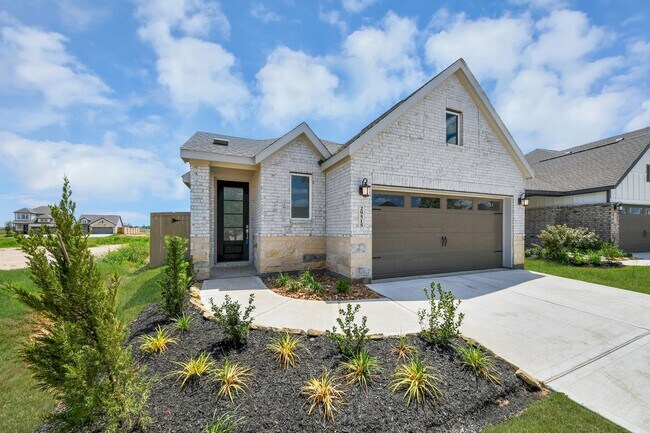Building Photo - 29515 Pondview Dr