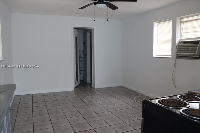 Photo - 5743 Lincoln St Unidad 2