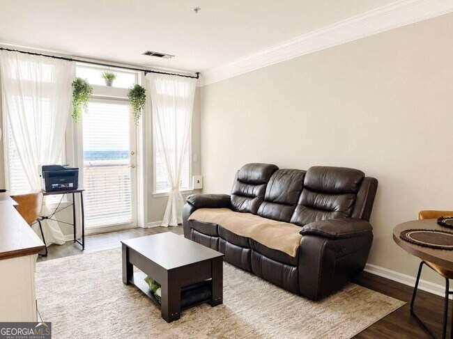 Building Photo - 3334 Peachtree Rd NE Unit 1505