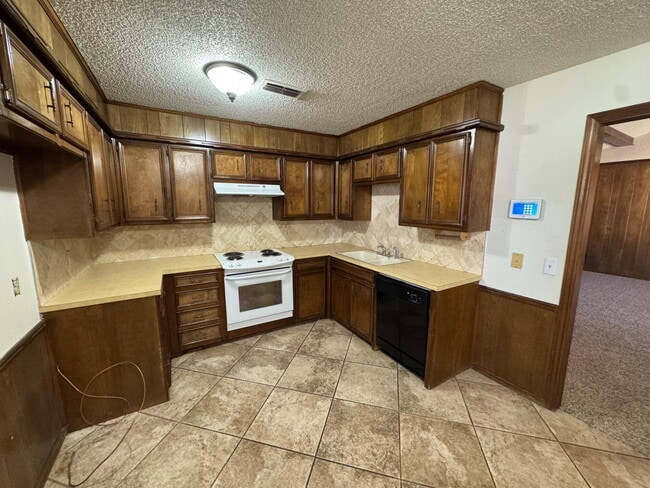 Photo - 7819 Memphis Ave