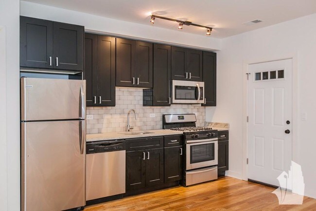 2201 W Eastwood Ave Unit 2203-3NE