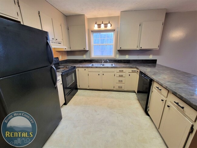 Photo - 387 Sugarloaf Rd Unit 387 Sugarloaf Rd - Upper