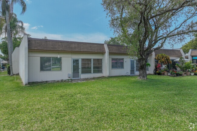 Photo - Mission Hills Condominiums