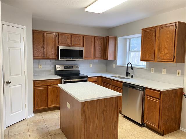 Photo - 1535 Collin Dr