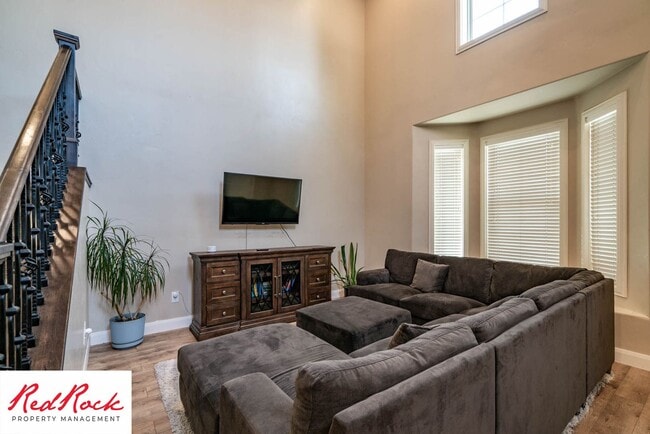 Photo - 3 Bedroom Furnished Home in Hidden Valley ...
