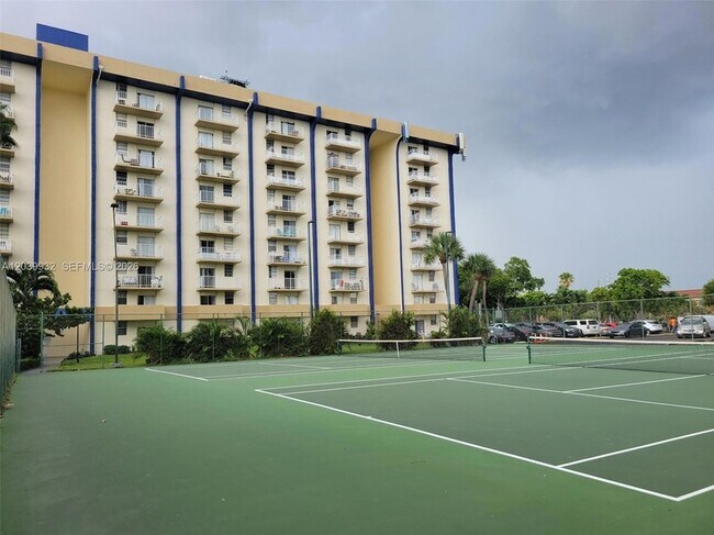 4550 NW 9th St Unit 512E