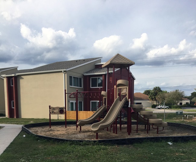 Clear Pond Estates Apartments For Rent in Cocoa, FL | ForRent.com