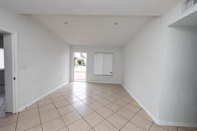 living are - 2900 NW 5th Ct