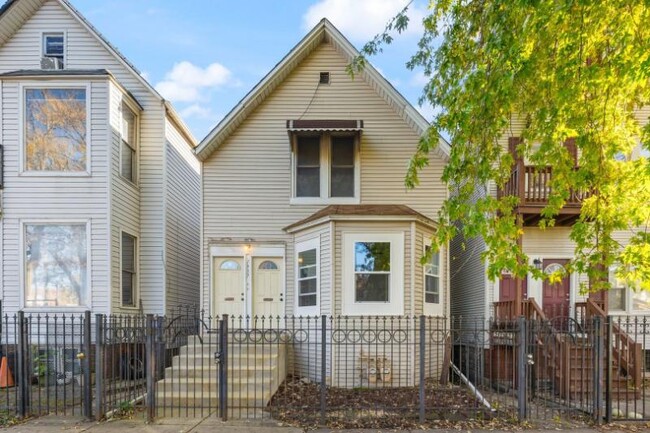Building Photo - 1937-1 N Keeler Ave Unit 1 Rental