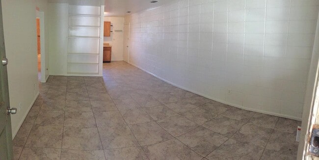 Photo - 2984 Myra St Unidad 3