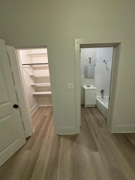 Photo - 404 E Bond St