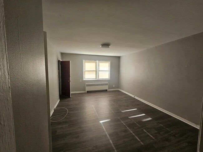 Photo - 6315 Everett Ave Unidad A20