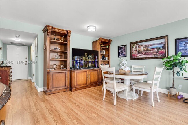 Photo - 1915 Brickell Ave Unit 610