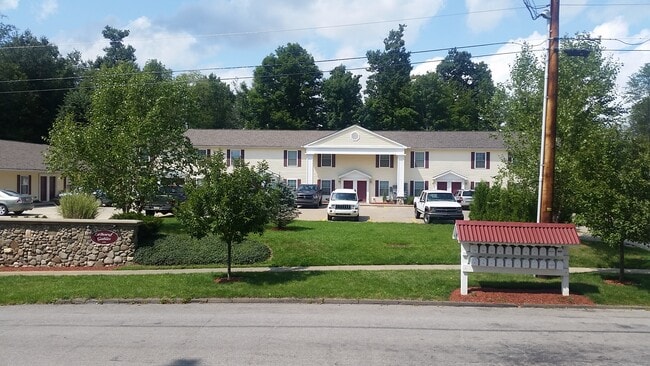 Photo - 152 E 6th St