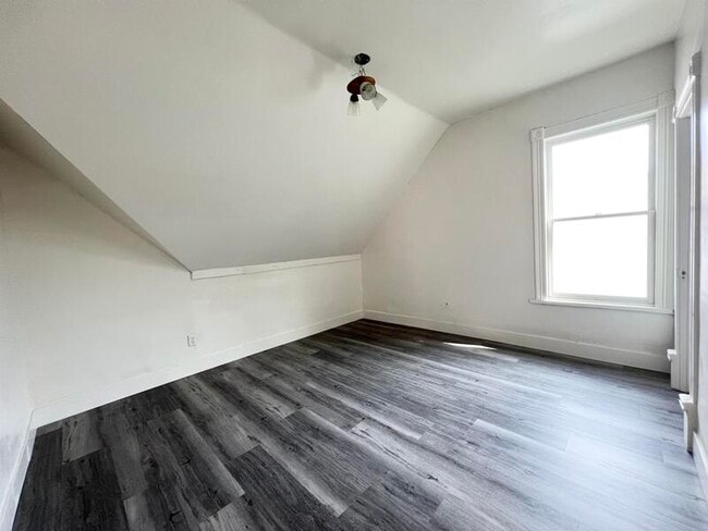 Photo - 615 S 900 E