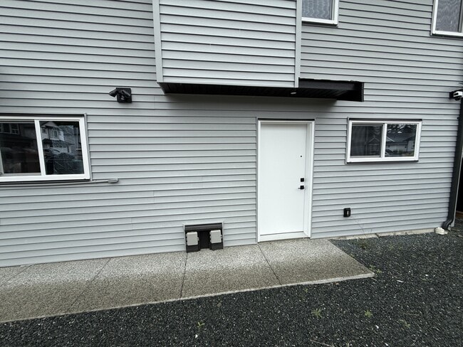 Photo - 631 Eighth St Unit 1
