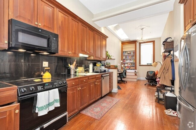 Building Photo - 1027 Tremont St Unit 1 Rental