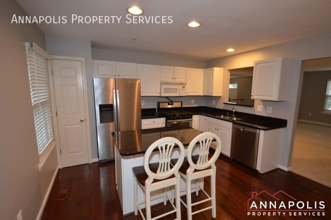 Photo - 546 Francis Nicholson Way