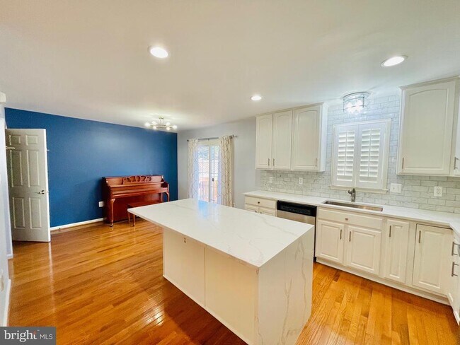 2003 Gallows Tree Ct