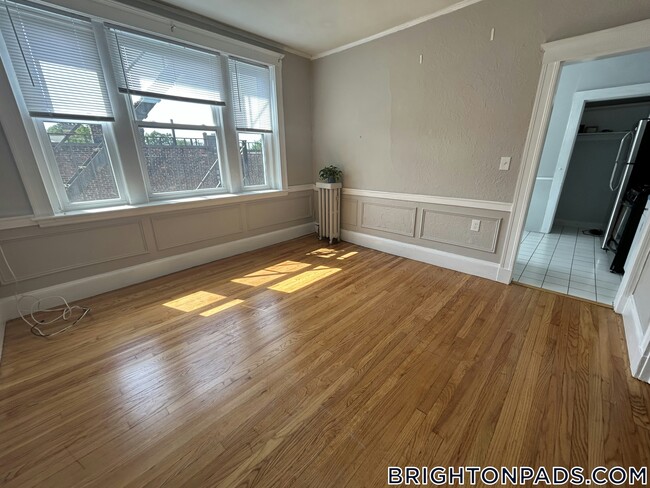 Photo - 129 Chiswick Rd Unit 13