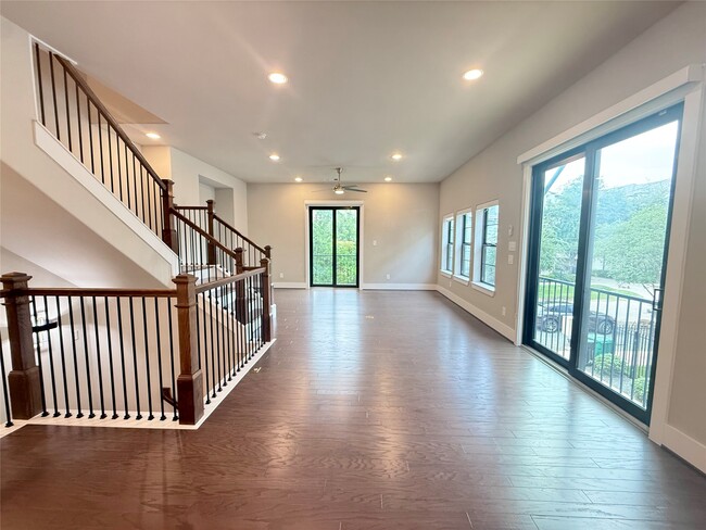 Photo - 1220 W 25th St