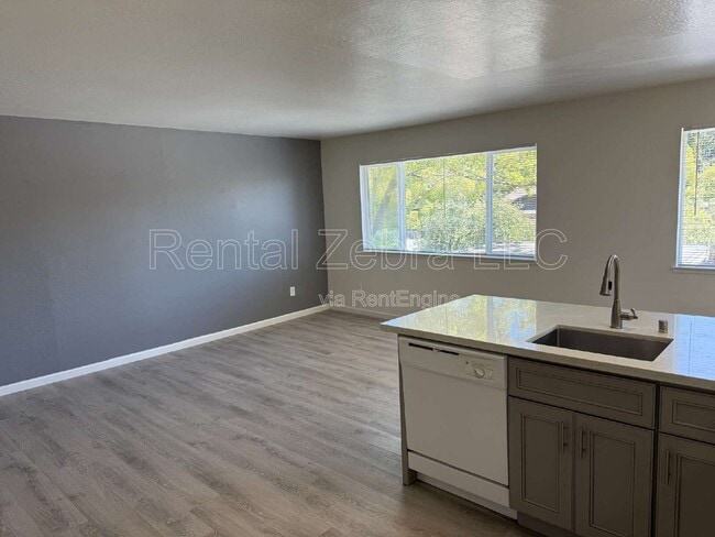 Photo - 2355 Heidi Pl Unidad 4