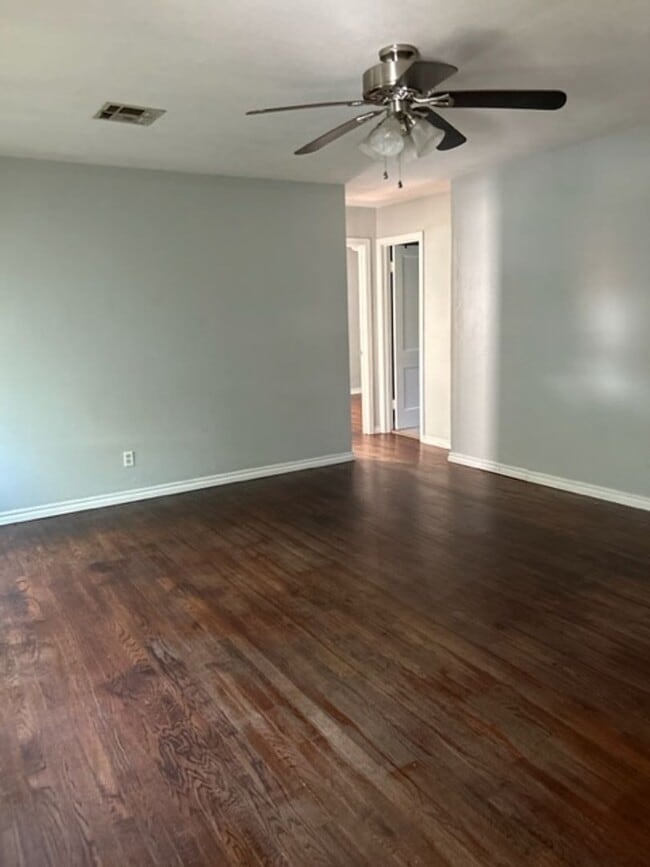 2 Bedroom 1 bath Close to OU Campus - 2 Bedroom 1 bath Close to OU Campus House