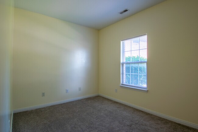 1st Bedroom - 4259 Eclipse Way Unidad Sugar creek apartments