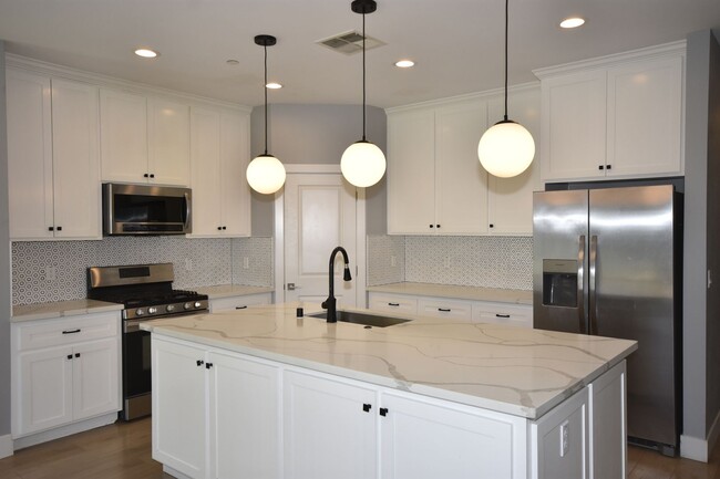 1953 Juliesse Ave