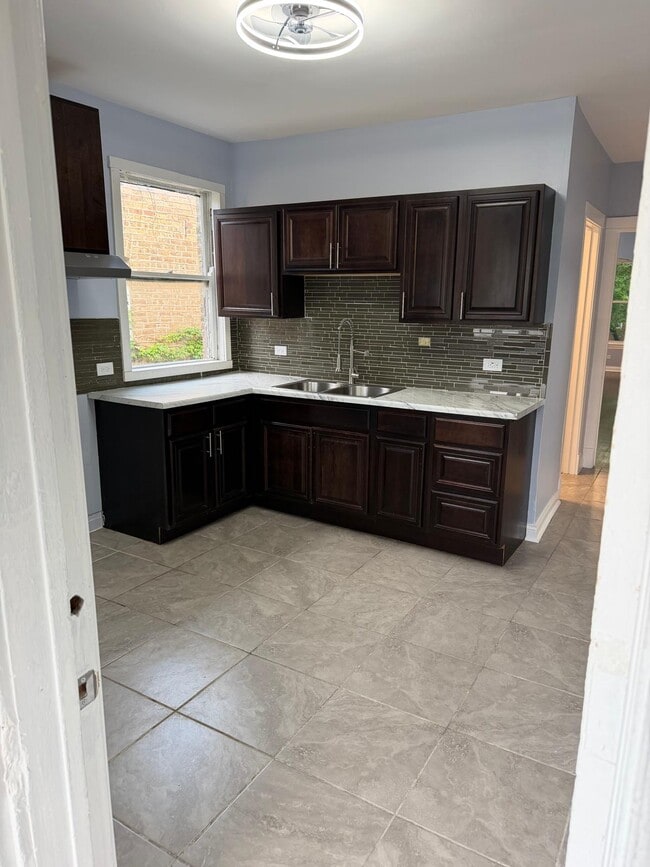 Photo - 3936 W Cornelia Ave Unit 2 nd floor