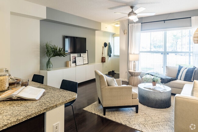 1 BR, 1 BA