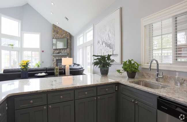 Creekside at Tanasbourne Apartments