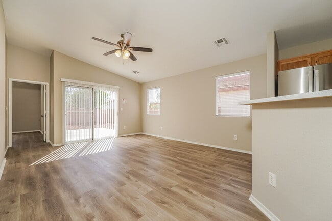 Photo - 4833 River Splash Ave