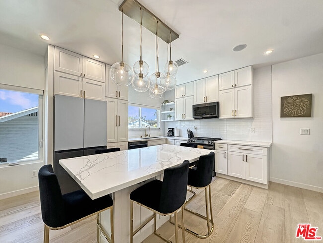 Photo - 1522 Burnside Ave