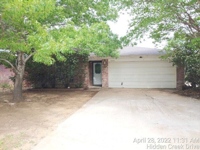 Building Photo - 1200 Hidden Creek Dr