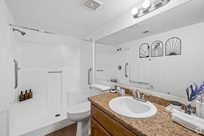 Carefree - 2BR, 2BA - 1,150SF - Primary Bathroom
