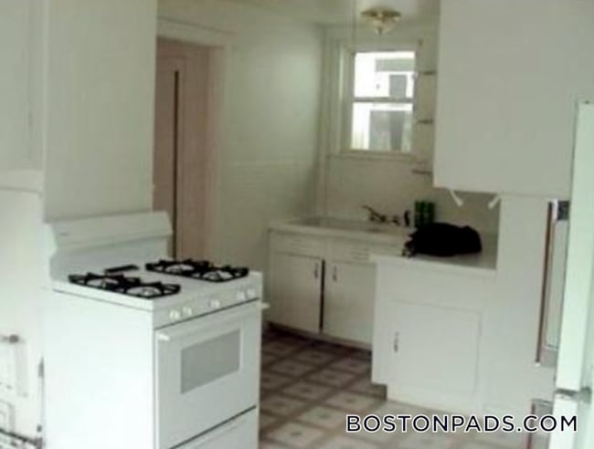 13 Becket St Unit 2