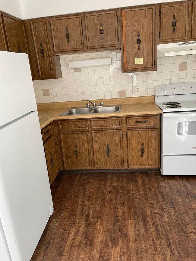 Photo - 104 N 27th St Apartment Unit #9