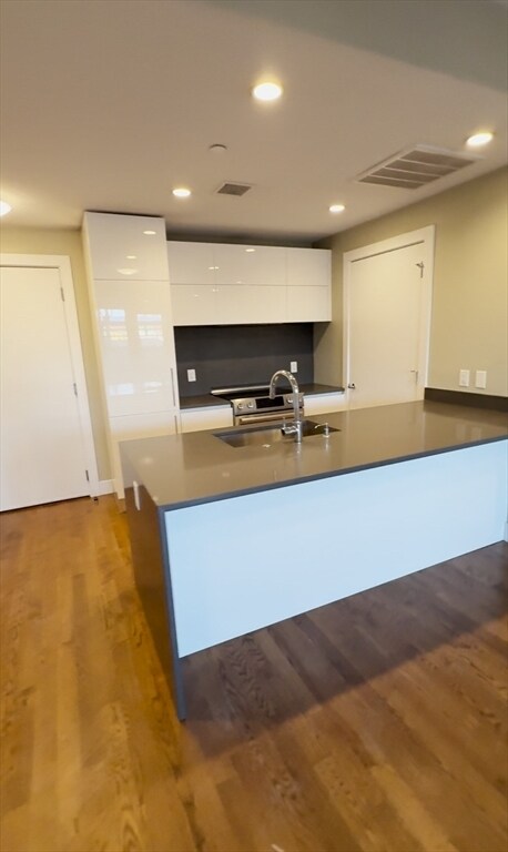 906 E 2nd St Unit 110