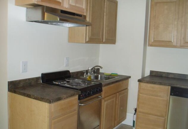 Photo - 42 Peterborough St