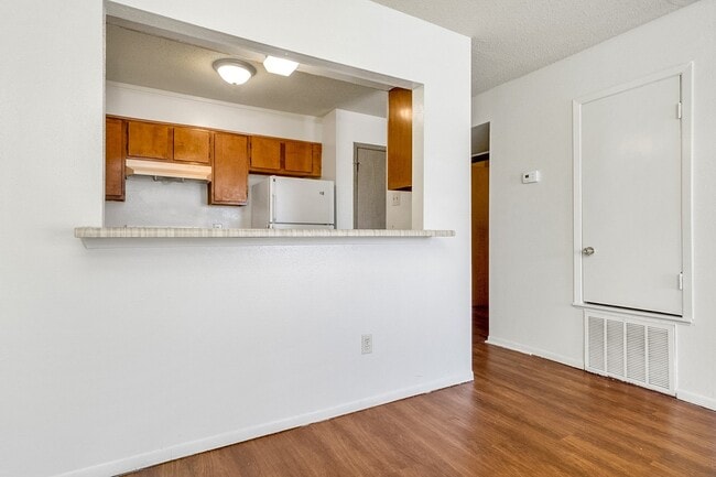 Photo - Tiffany Square Apartments