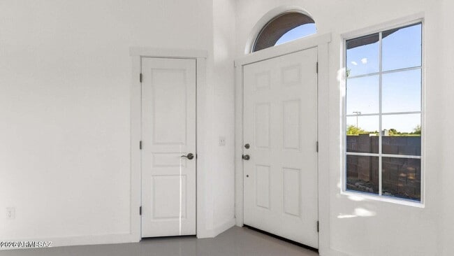 Photo - 574 Duchess Dr