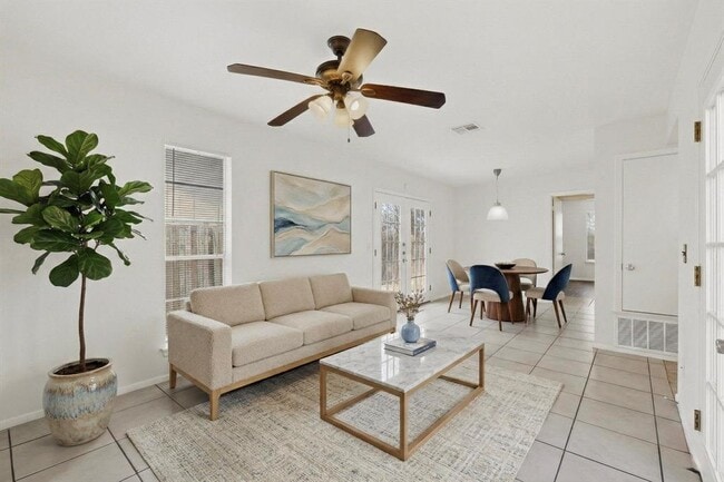 Photo - 10003 Rutland Village E