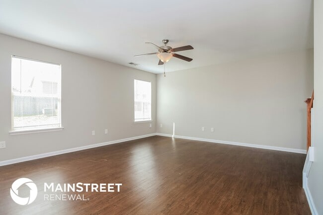 Photo - 2229 Walcot Wy