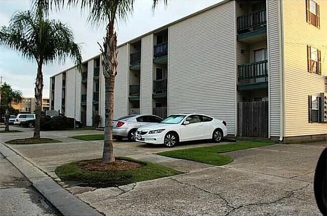 Photo - 2330 Edenborn Ave Unit #123