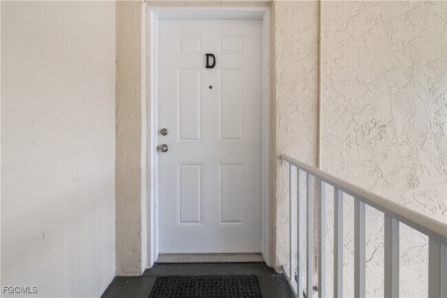 Building Photo - 12630 Kenwood Ln Unit D Rental
