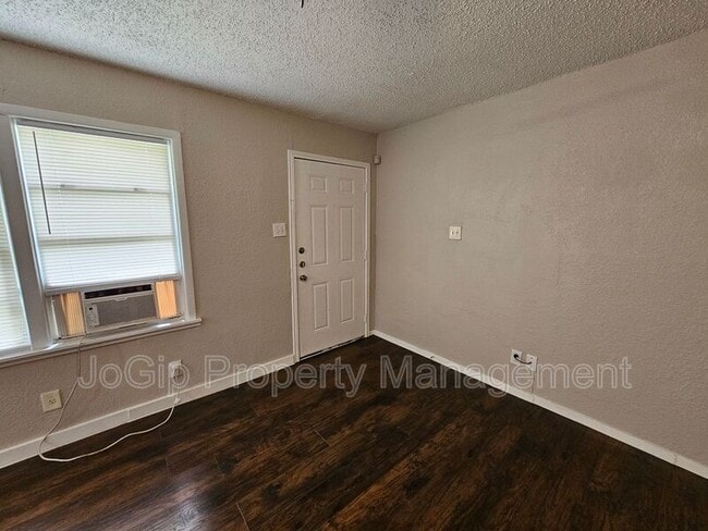 Photo - 6403 Hollis Ave