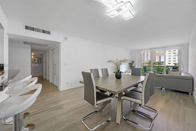 Photo - 19370 Collins Ave Unit 402