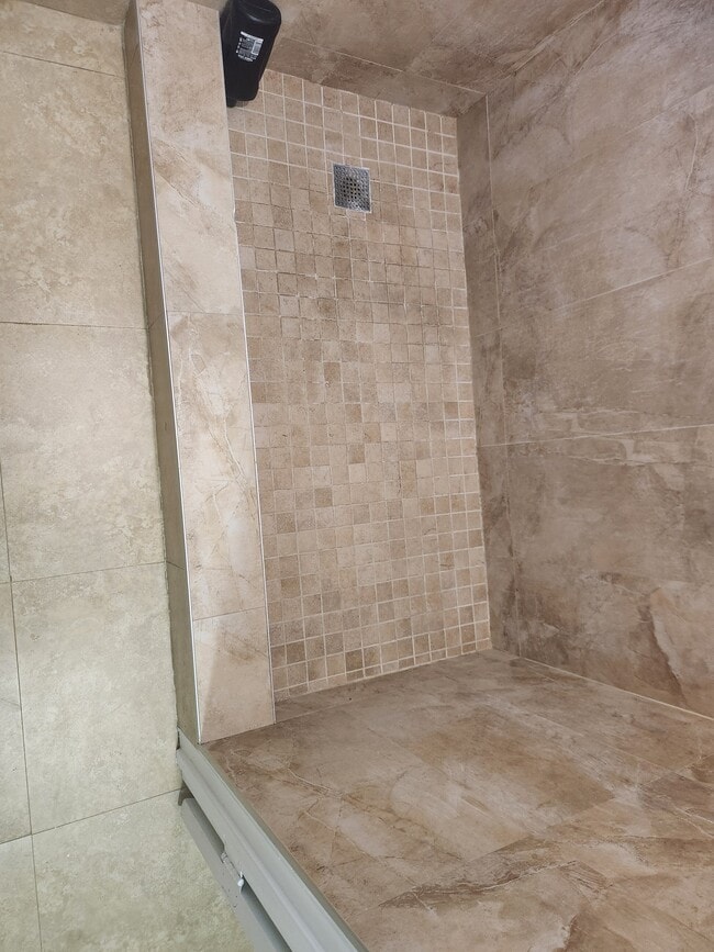 Photo - 14721 Pierce St