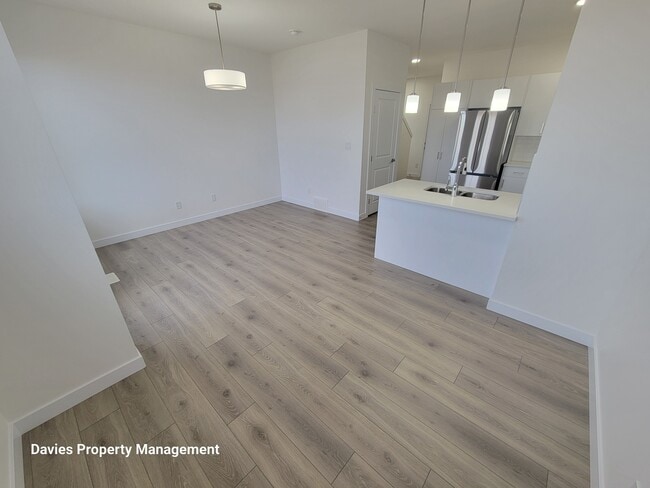 Photo - 7110 Keswick Dr SW